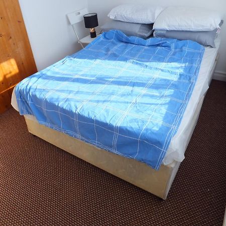 Many Worlds Meet - Eurostar, Wimbledon 30 Mins, Central London, Gatwick 15 Mins - Spacious, Sleeps Up To 16 Plus Cot - Free Wifi, Parking - Next To Lloyd Park, Great For Families, Walkers, Relocators - Ideal For Contractors Croydon Exterior photo