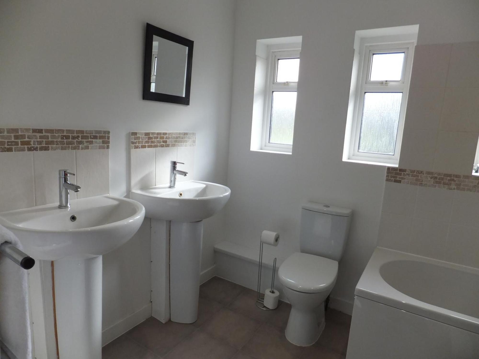 Many Worlds Meet - Eurostar, Wimbledon 30 Mins, Central London, Gatwick 15 Mins - Spacious, Sleeps Up To 16 Plus Cot - Free Wifi, Parking - Next To Lloyd Park, Great For Families, Walkers, Relocators - Ideal For Contractors Croydon Exterior photo