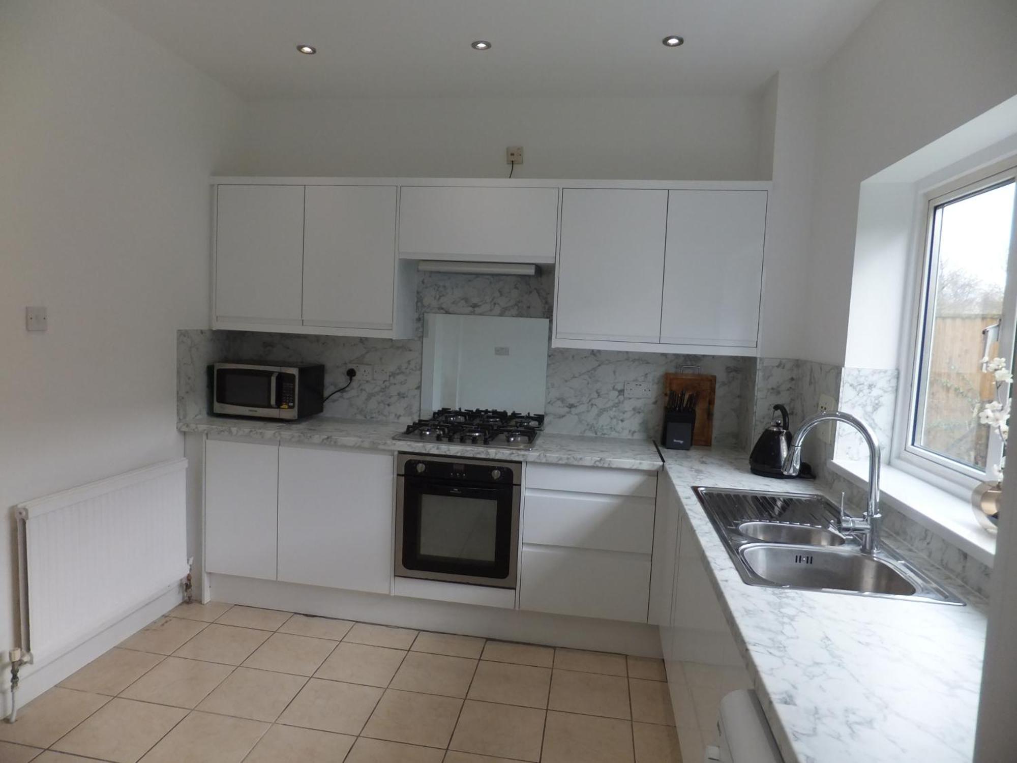 Many Worlds Meet - Eurostar, Wimbledon 30 Mins, Central London, Gatwick 15 Mins - Spacious, Sleeps Up To 16 Plus Cot - Free Wifi, Parking - Next To Lloyd Park, Great For Families, Walkers, Relocators - Ideal For Contractors Croydon Exterior photo
