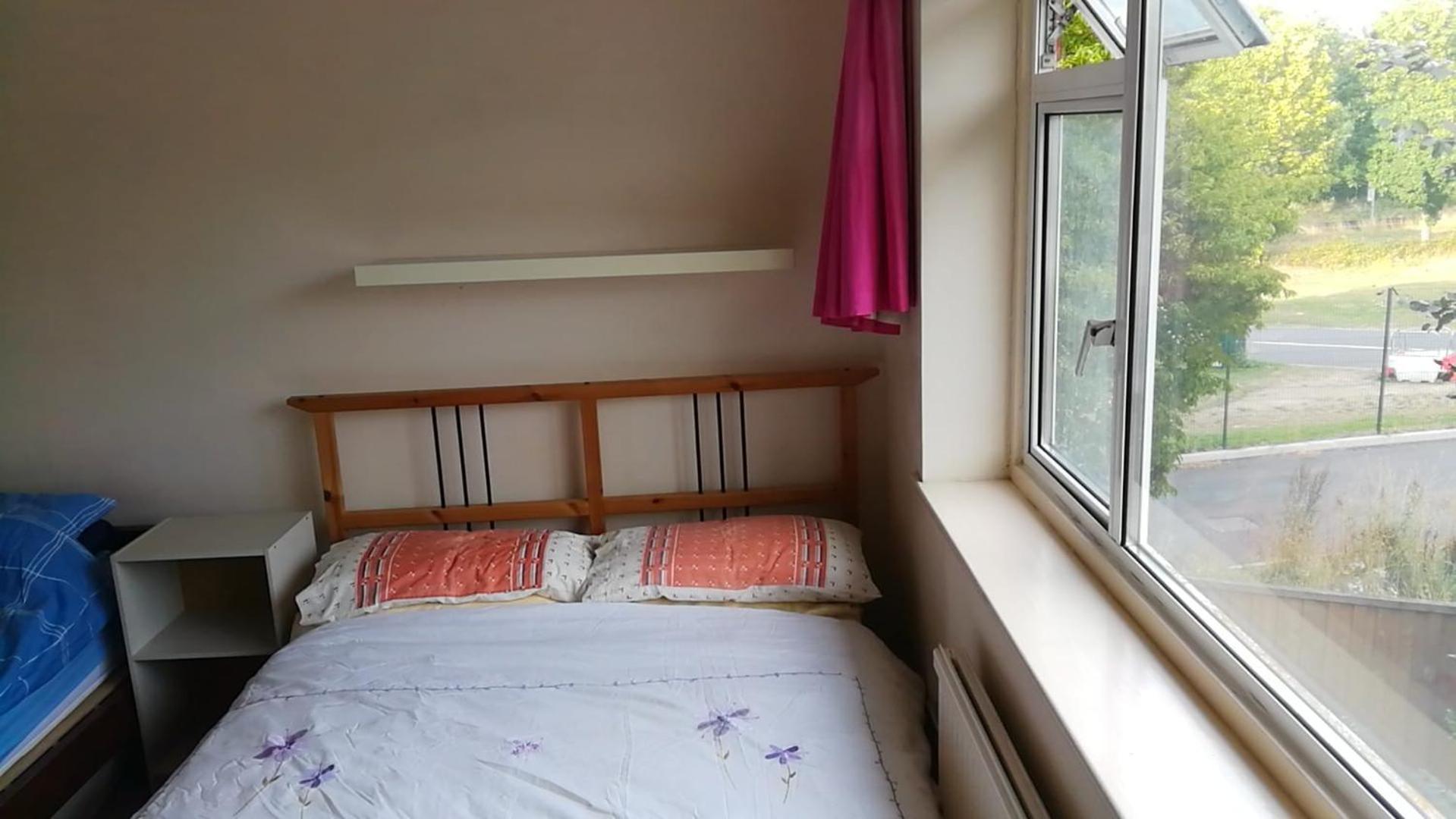 Many Worlds Meet - Eurostar, Wimbledon 30 Mins, Central London, Gatwick 15 Mins - Spacious, Sleeps Up To 16 Plus Cot - Free Wifi, Parking - Next To Lloyd Park, Great For Families, Walkers, Relocators - Ideal For Contractors Croydon Exterior photo