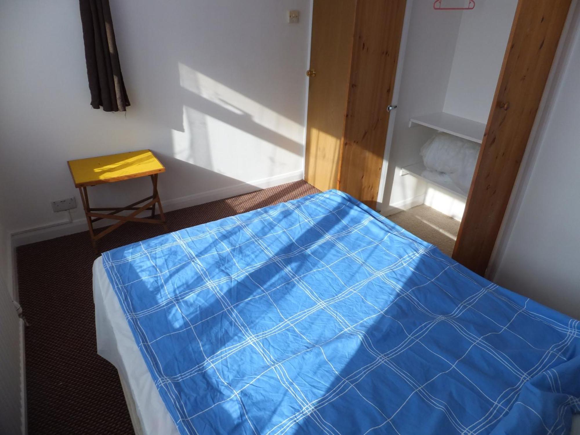 Many Worlds Meet - Eurostar, Wimbledon 30 Mins, Central London, Gatwick 15 Mins - Spacious, Sleeps Up To 16 Plus Cot - Free Wifi, Parking - Next To Lloyd Park, Great For Families, Walkers, Relocators - Ideal For Contractors Croydon Room photo